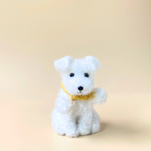 羊毛フェルト　ミニチュアシュナウザー　白シュナちゃん 羊毛フェルト ミニチュアシュナウザー 白シュナちゃん おすわり