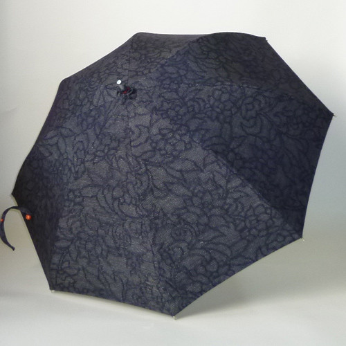【ハンドルが選べる】濃紺地に花柄の紬　 シルバーストレッチ式日傘 共布傘袋付