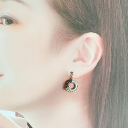 【色糸×ラメ糸＊リングスイングピアスorイヤリング＊ライトグレー・シルバー】 5枚目の画像