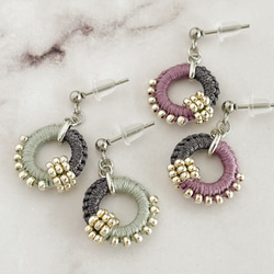 【色糸×ラメ糸＊リングスイングピアスorイヤリング＊ライトグレー・シルバー】 4枚目の画像