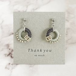 【色糸×ラメ糸＊リングスイングピアスorイヤリング＊ライトグレー・シルバー】 2枚目の画像