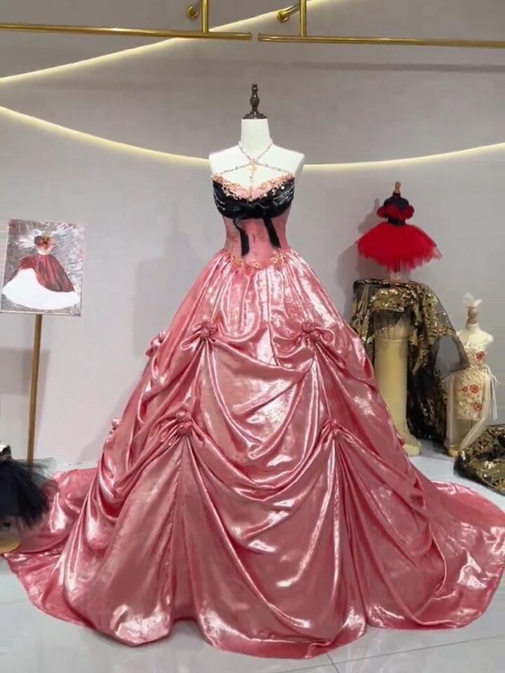 美品ホルターネック　オーロラ　ピンクソフィア　可愛い　プリンセスライン　ボリューム　キラキラ成人式卒業式　サイズオーダー
