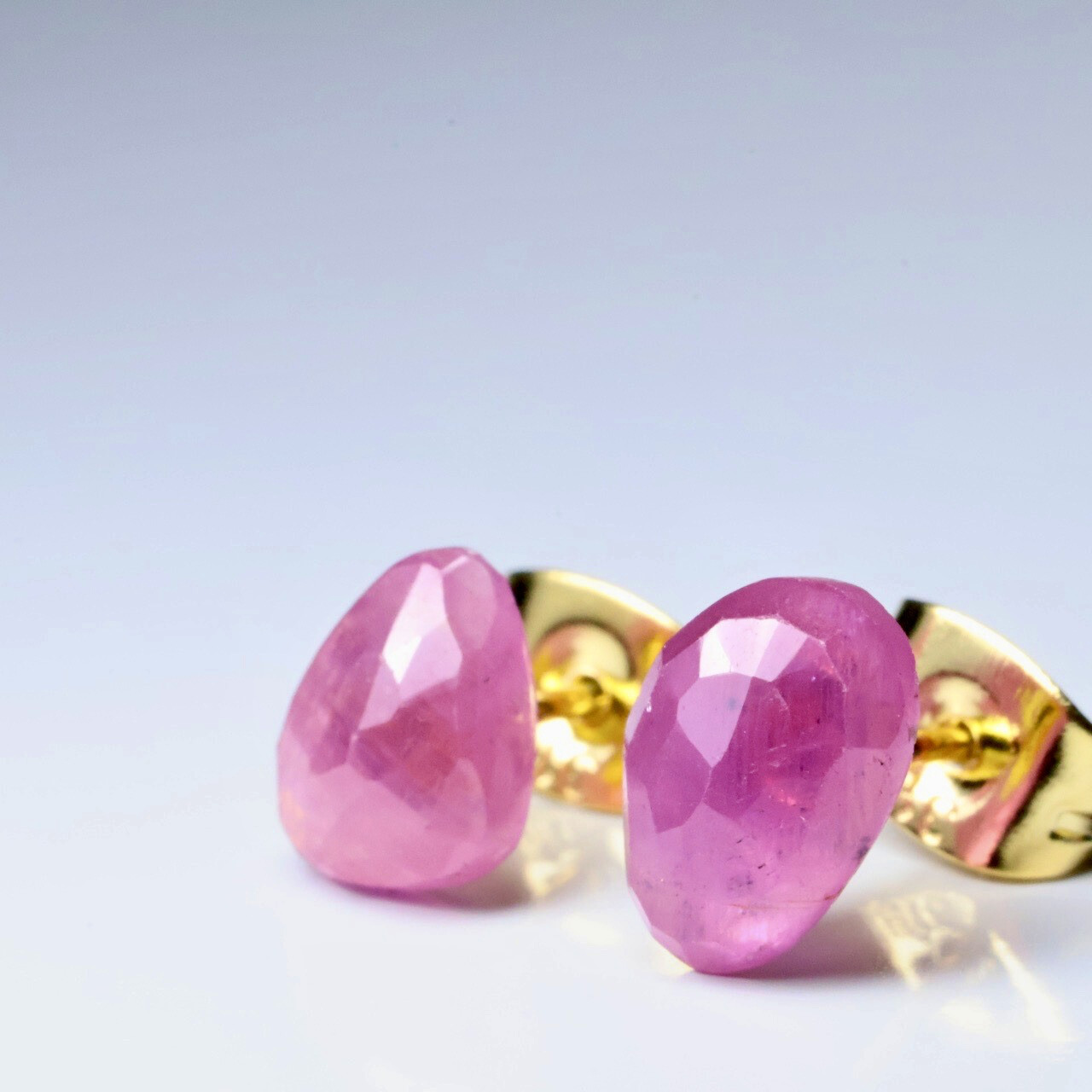 【宝石質】ルビー スタッドピアス 天然石 金属アレルギー対応 7月誕生石 5mm大粒 ギフトラッピング可