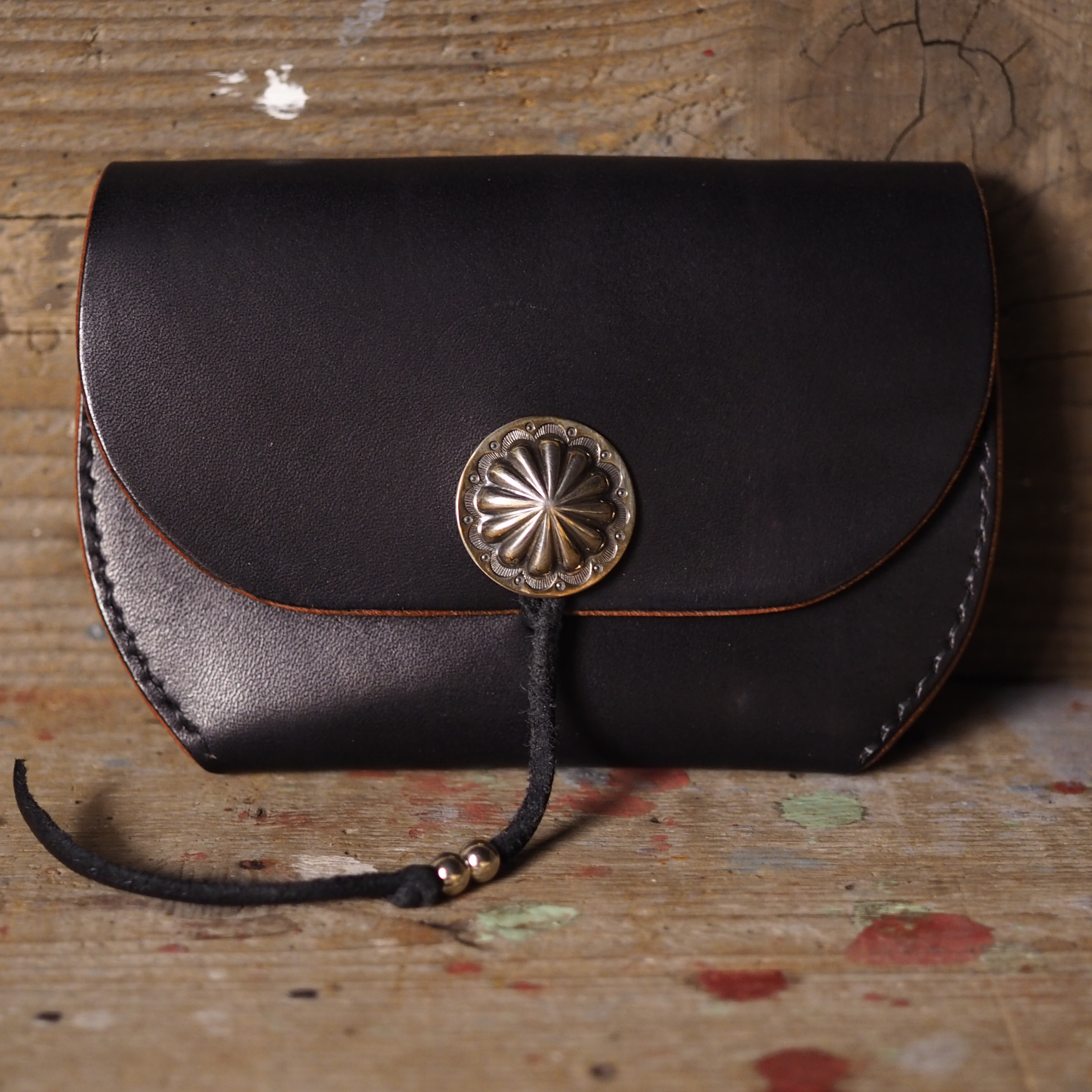 ミドルウォレット Legacy（丘染めブラック）