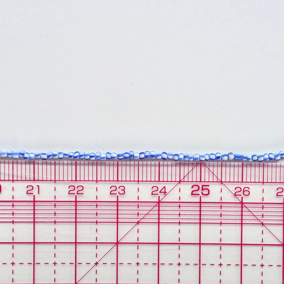 アンティークビーズ ブルーストライプ 12/0 イタリア製 #AP36-BS / オートクチュール刺繍 糸通し 3枚目の画像
