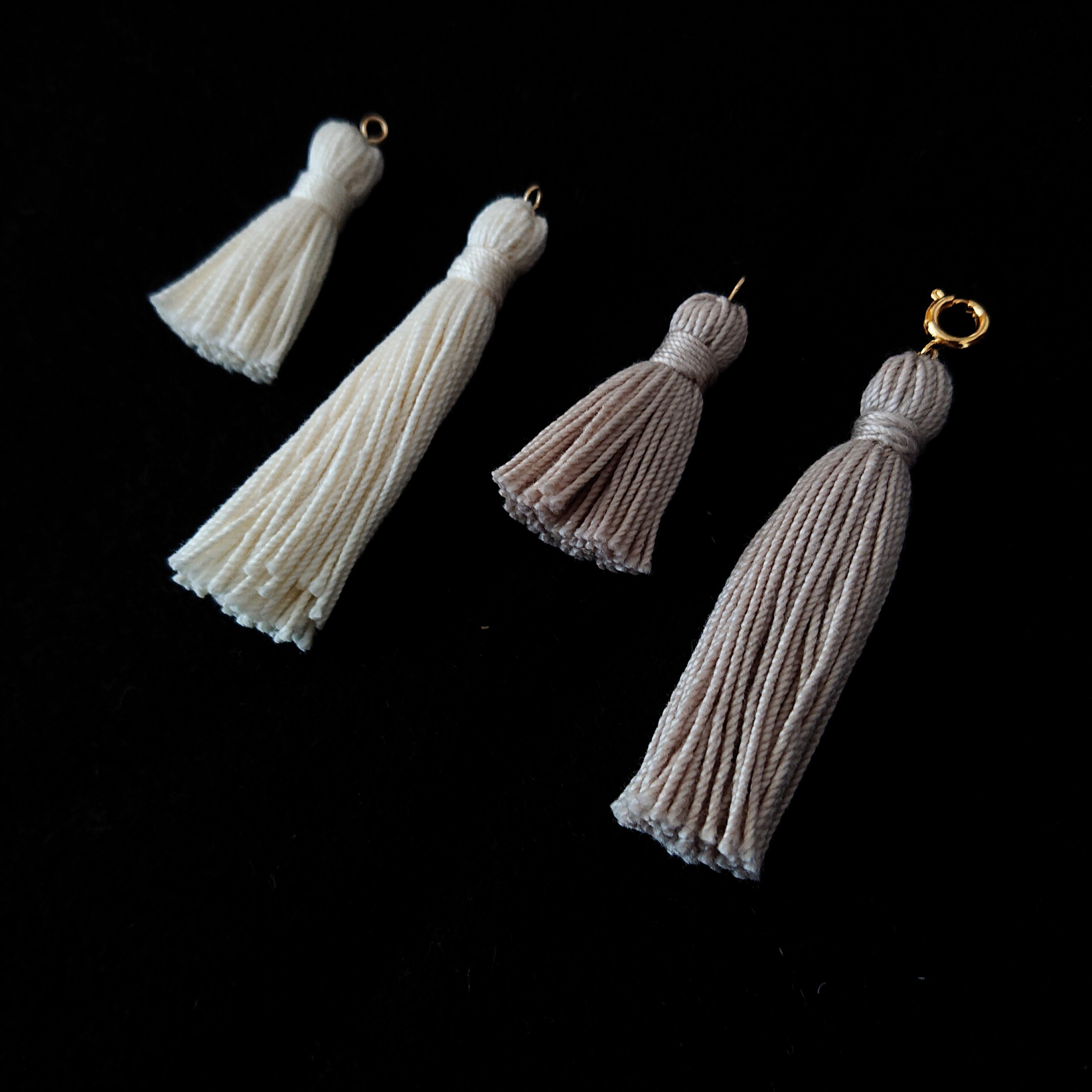 手刺繍つけ襟【しろつめ草の花束】子ども用フリーサイズ