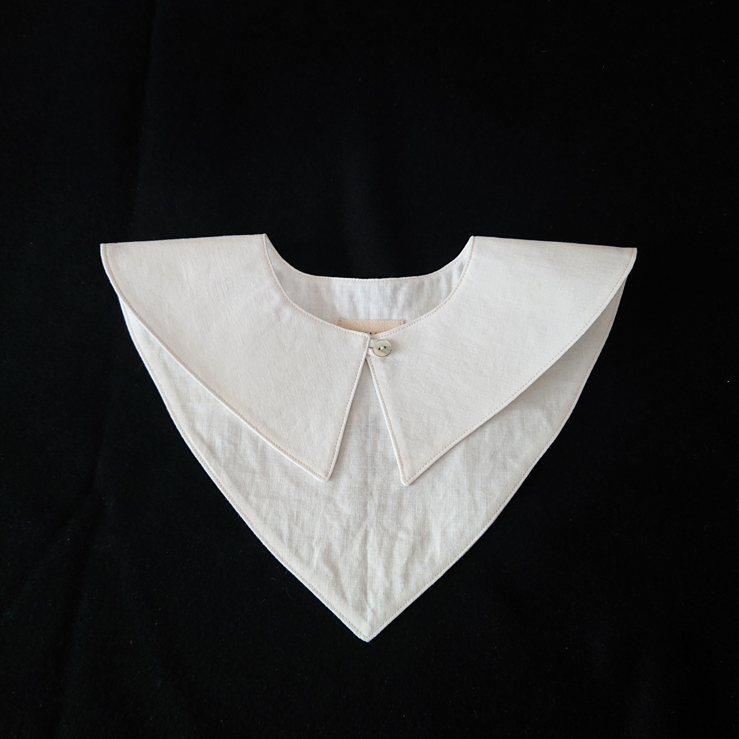 手刺繍つけ襟【しろつめ草の花束】子ども用フリーサイズ