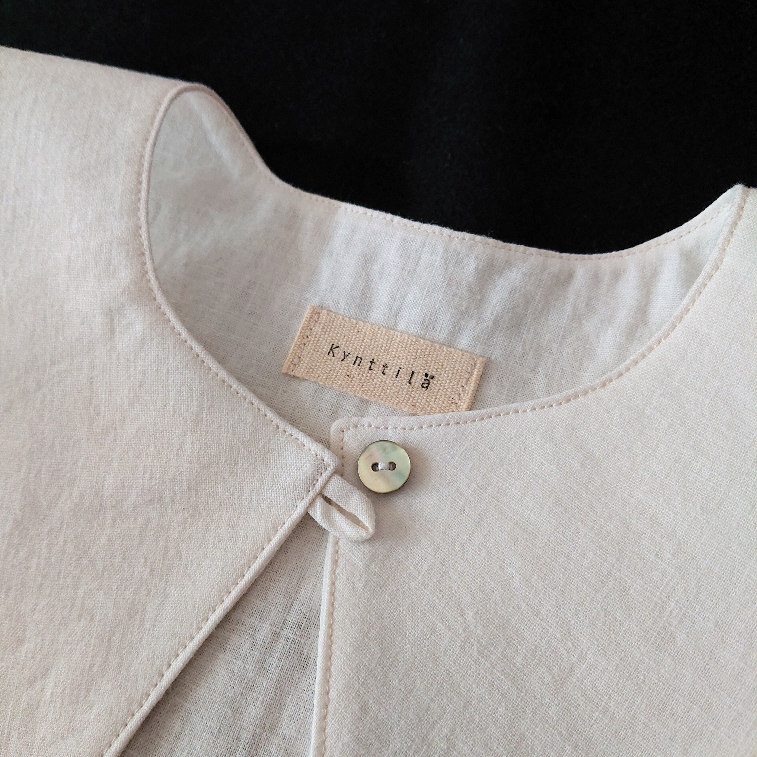 手刺繍つけ襟【しろつめ草の花束】子ども用フリーサイズ