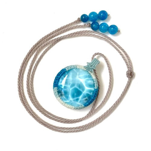 深いブルー♪大粒ラリマーの飾りつつみ天然石マクラメ編み