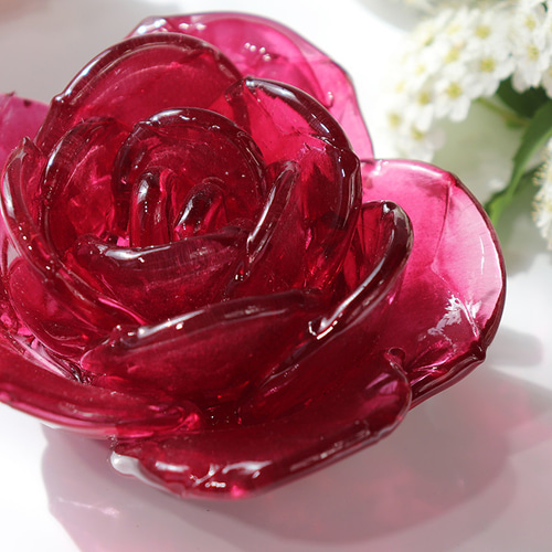世界バラ会議記念作品『ガラスの薔薇のミニオブジェ（ローズレッド