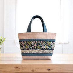 刺繍生地⋆*❁*大きめト－トバッグ⋆*❁*ハンドメイド トートバッグ＊刺繍＊ハンドメイド - バッグアウトレット