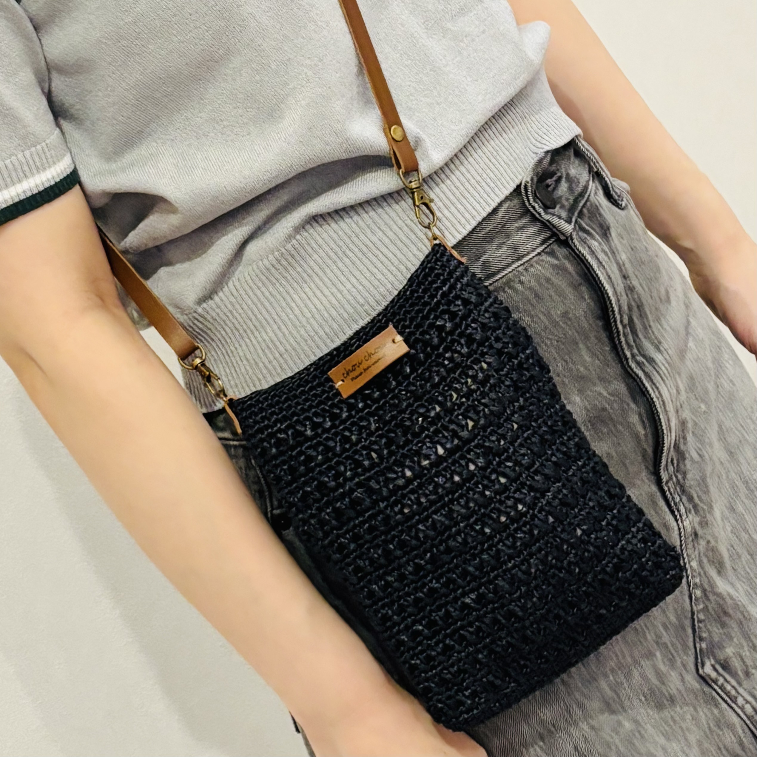 ちょっと大きめスマホショルダーポーチ(ブラック)、サコッシュ