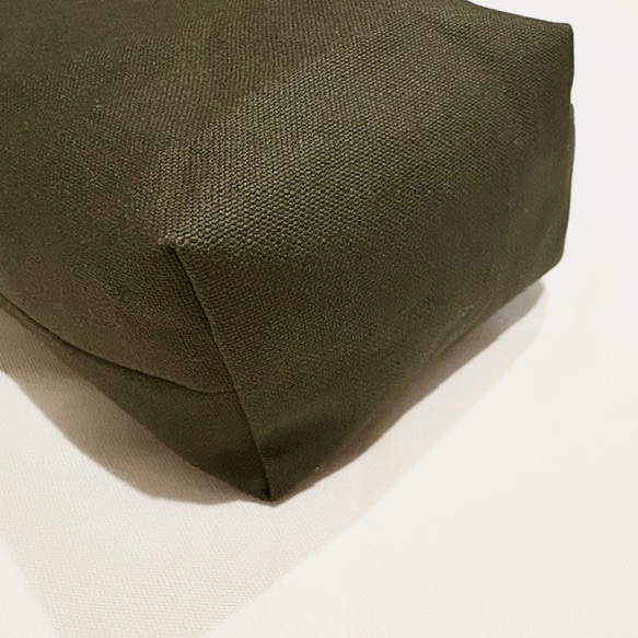 譜面台ケース（カーキグリーン）〜持ち手付、肩紐付の譜面台バッグ〜　厚めキルト芯入りなので譜面台を守ってくれる♡ 8枚目の画像