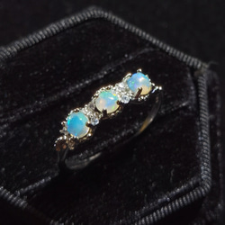 銀河に浮かぶ三つの星】天然ネパールオパール* ハーフエタニティリング