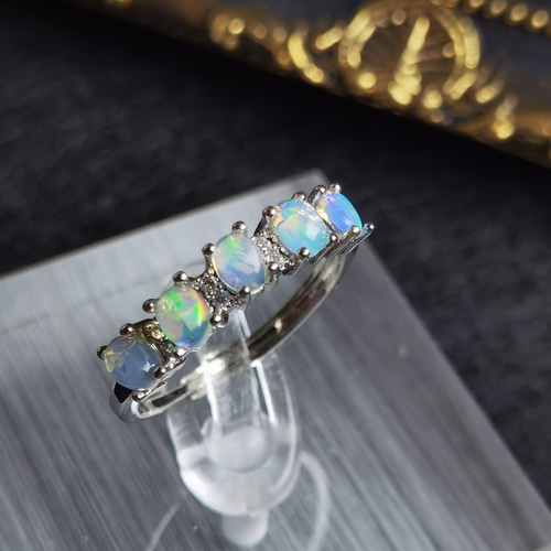 人気再販【銀河に浮かぶ五つの星】天然オパール* ハーフエタニティ