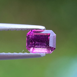 ピンクスピネルルース0.83ct天然石,宝石　ジュエリー用pink Spinel ピンクスピネルルース 3.5mm 宝石,天然石 ジュエリー用 pink