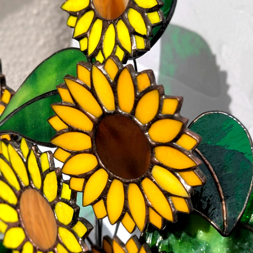 ステンドグラスひまわりブーケ, パッと明るく、元気、笑顔あふれる空間