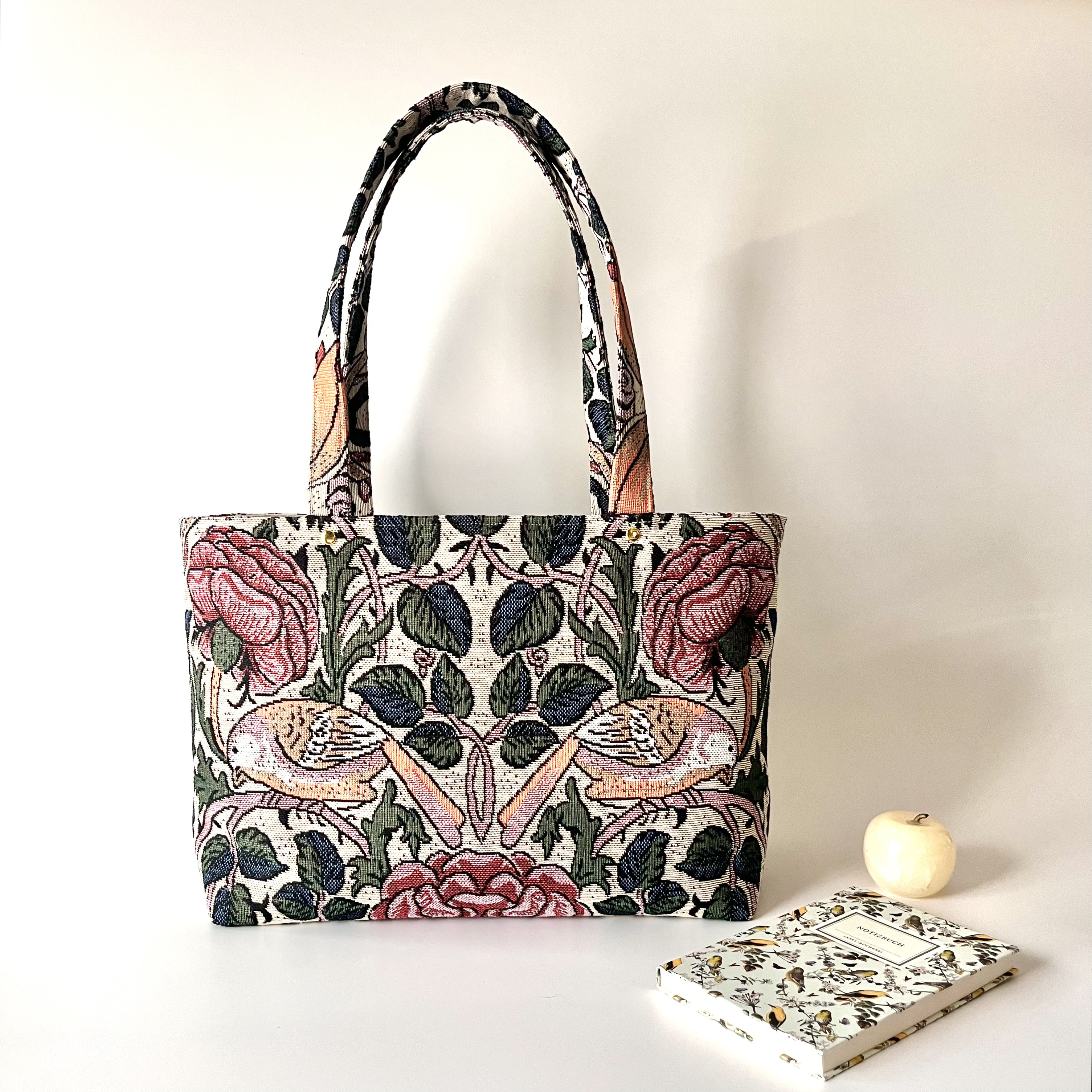 ROSEのショルダートートバッグ ウィリアムモリス　オランダ製ゴブラン生地　マチ付きたっぷり大容量