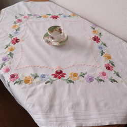 フランスの手仕事/可愛い色とりどりのお花の手刺繍入り 大判