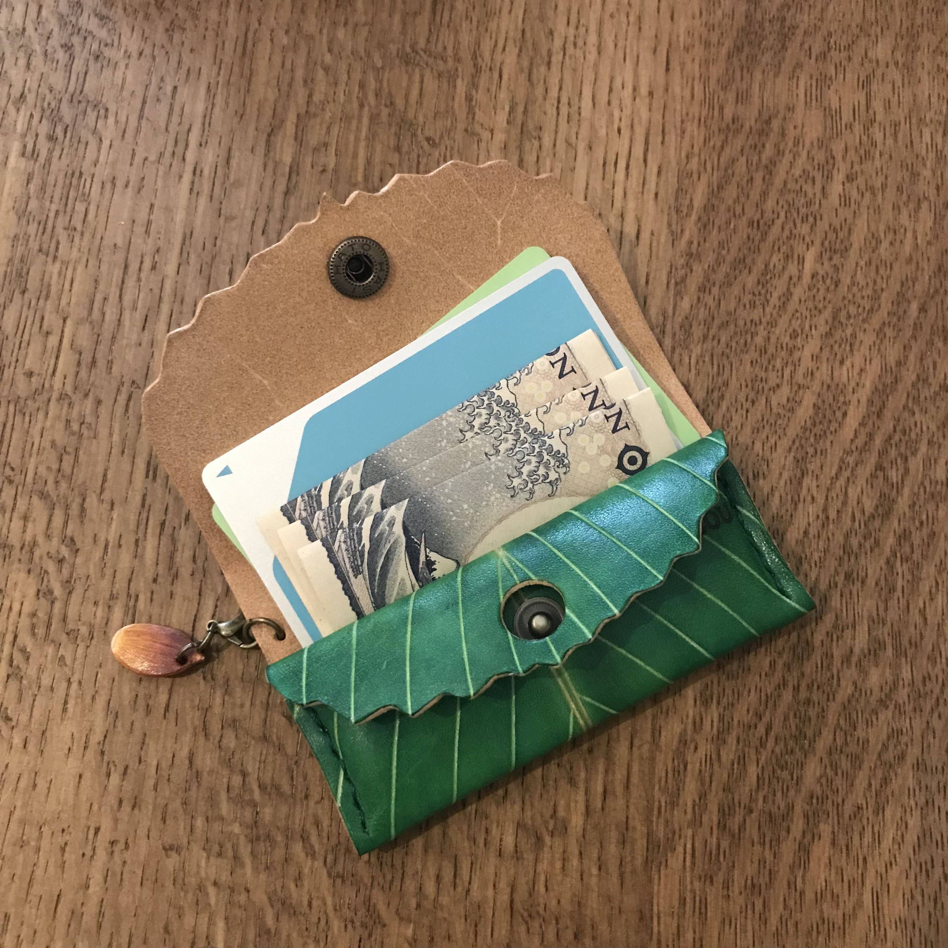 本革　葉っぱ　どんぐり　コナラ　ミニ　財布