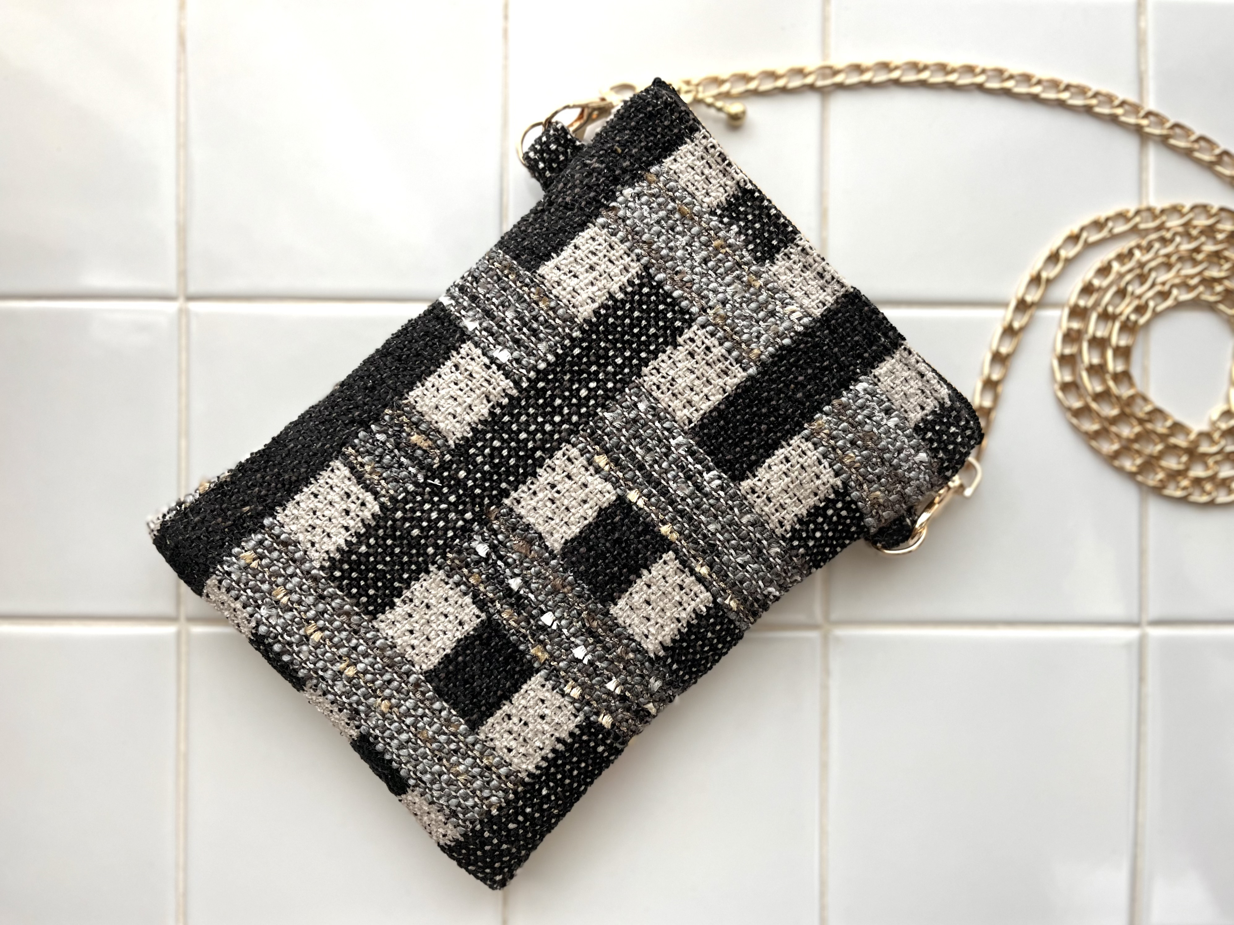 KASPERのポシェット Clarke&Clarke 高級ブークレシェニール ハイグレードイギリス生地 スマホポシェット