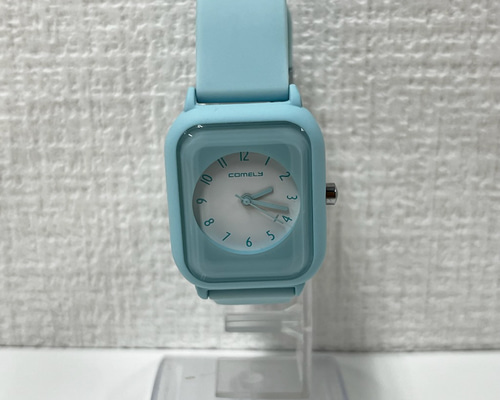 目新しい角型ラバーベルトの見やすい時計 CML-2364（ターコイズ