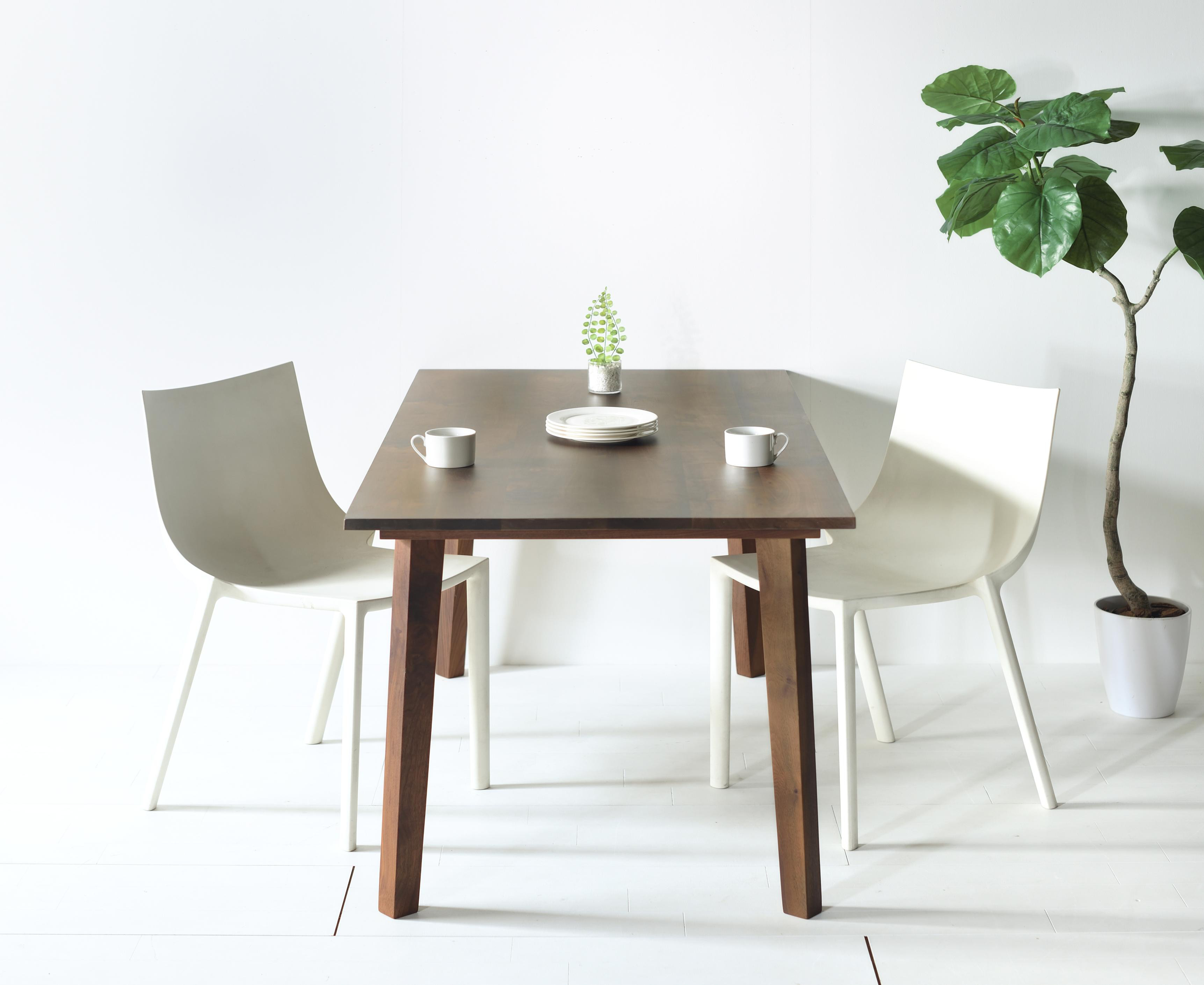 【シンプルモダンテイストのダイニングテーブル】 セブンダイニングテーブル 130 ウォールナット 無垢材 アールテック