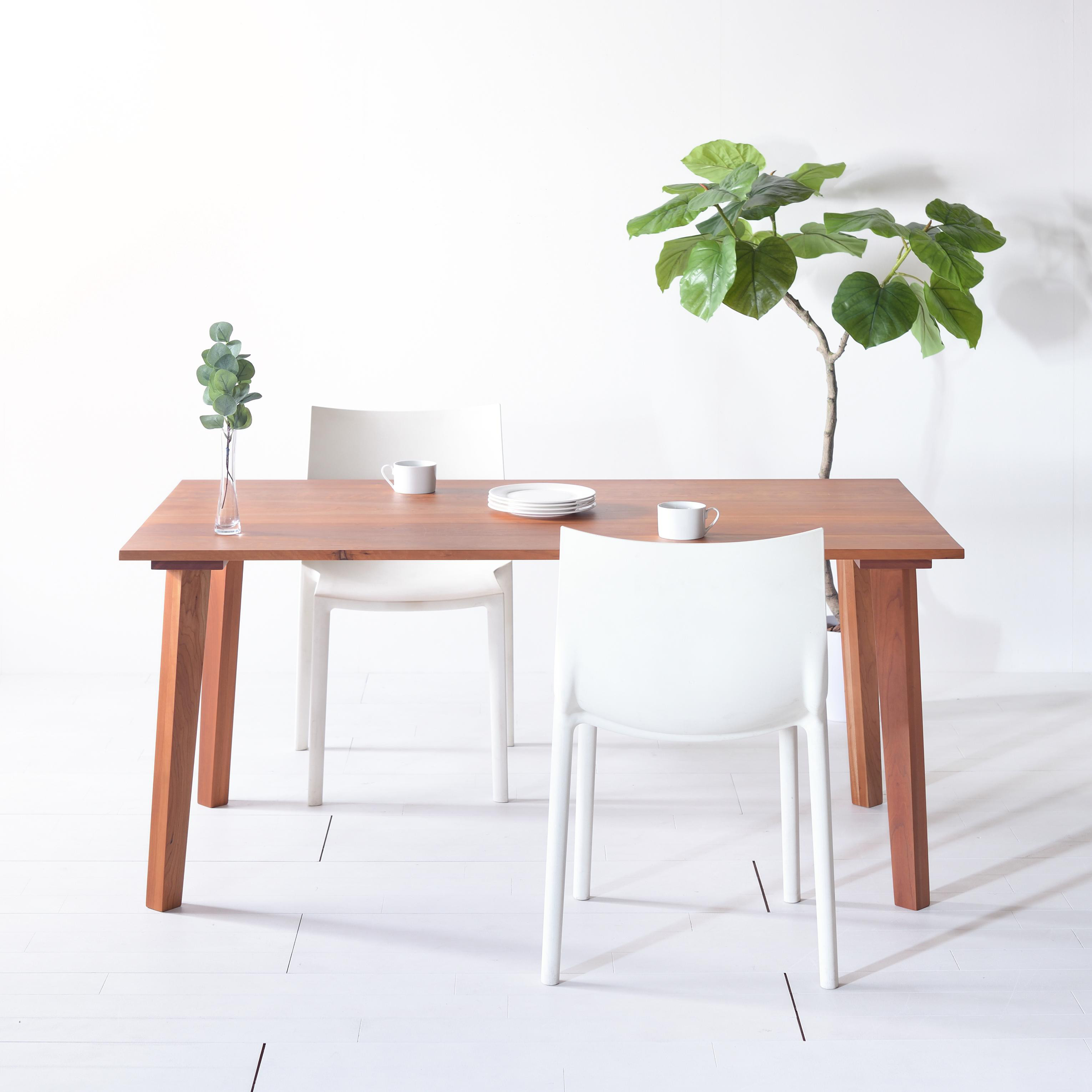 【シンプルモダンテイストのダイニングテーブル】 セブンダイニングテーブル 130 チェリー 無垢材 アールテック