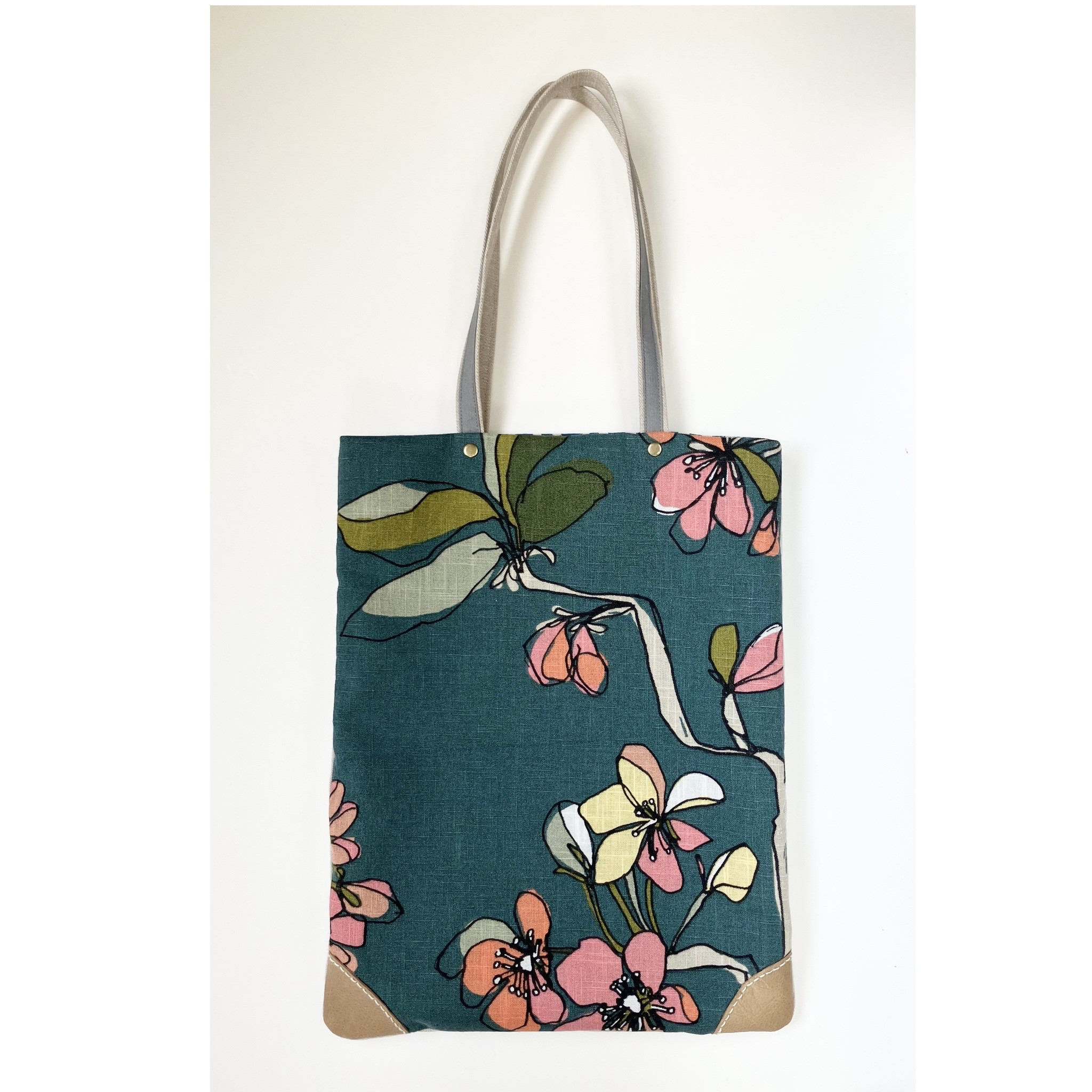 A4収納手提げバッグ　水彩画のような植物