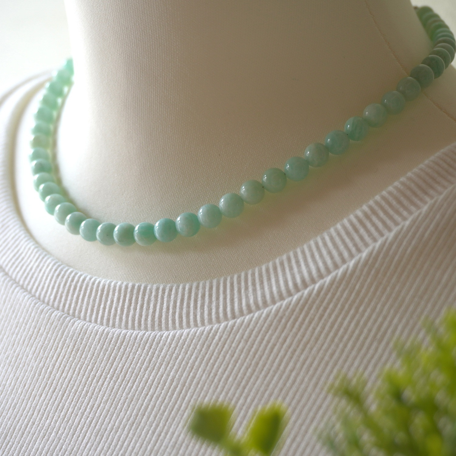 【女性を癒す】グリーンフェルスパーのスリムネックレス