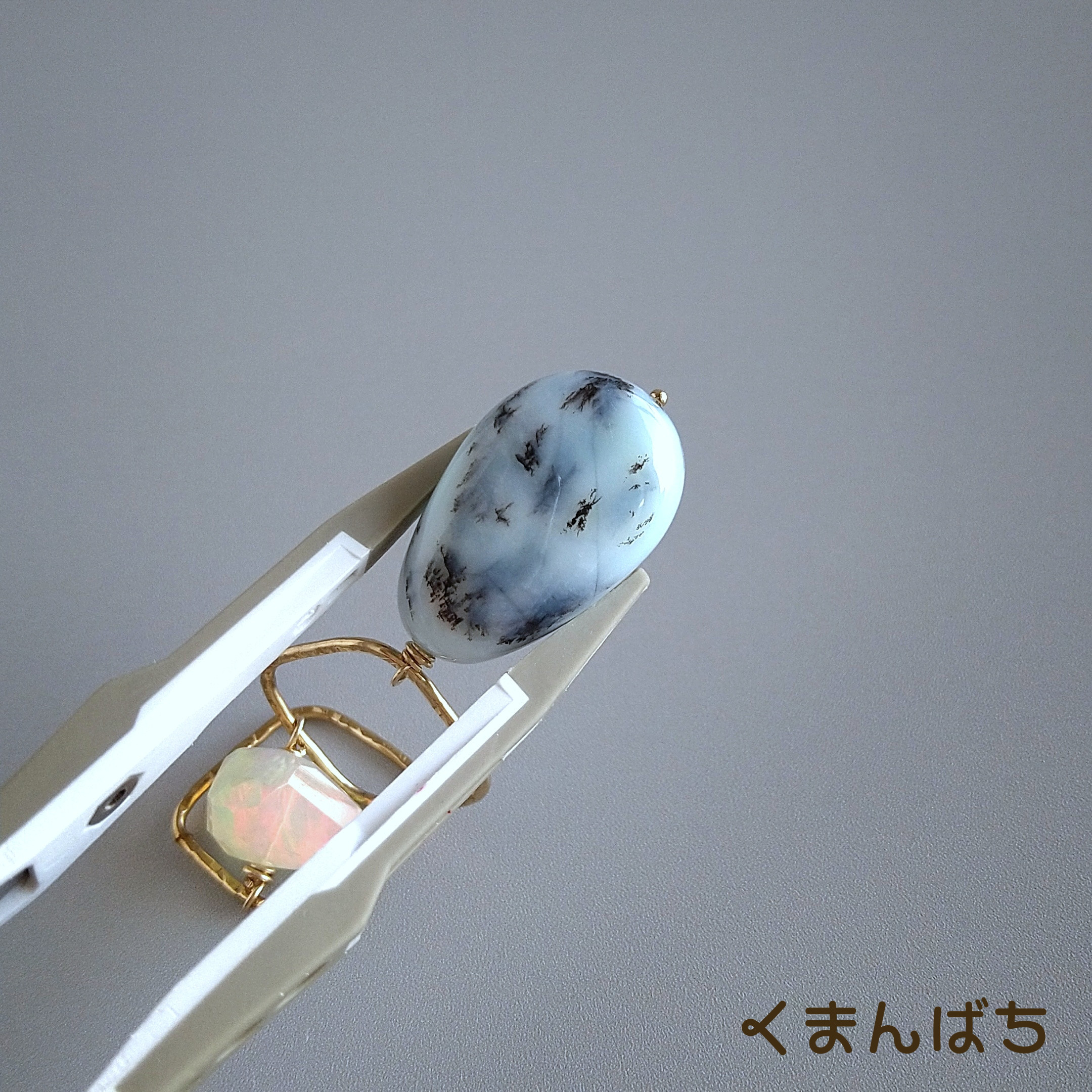 《4kgfロングペンダントトップ》超大粒！ペルー産デンドリティックオパール×眩しい遊色エチオピアンオパール♡1461