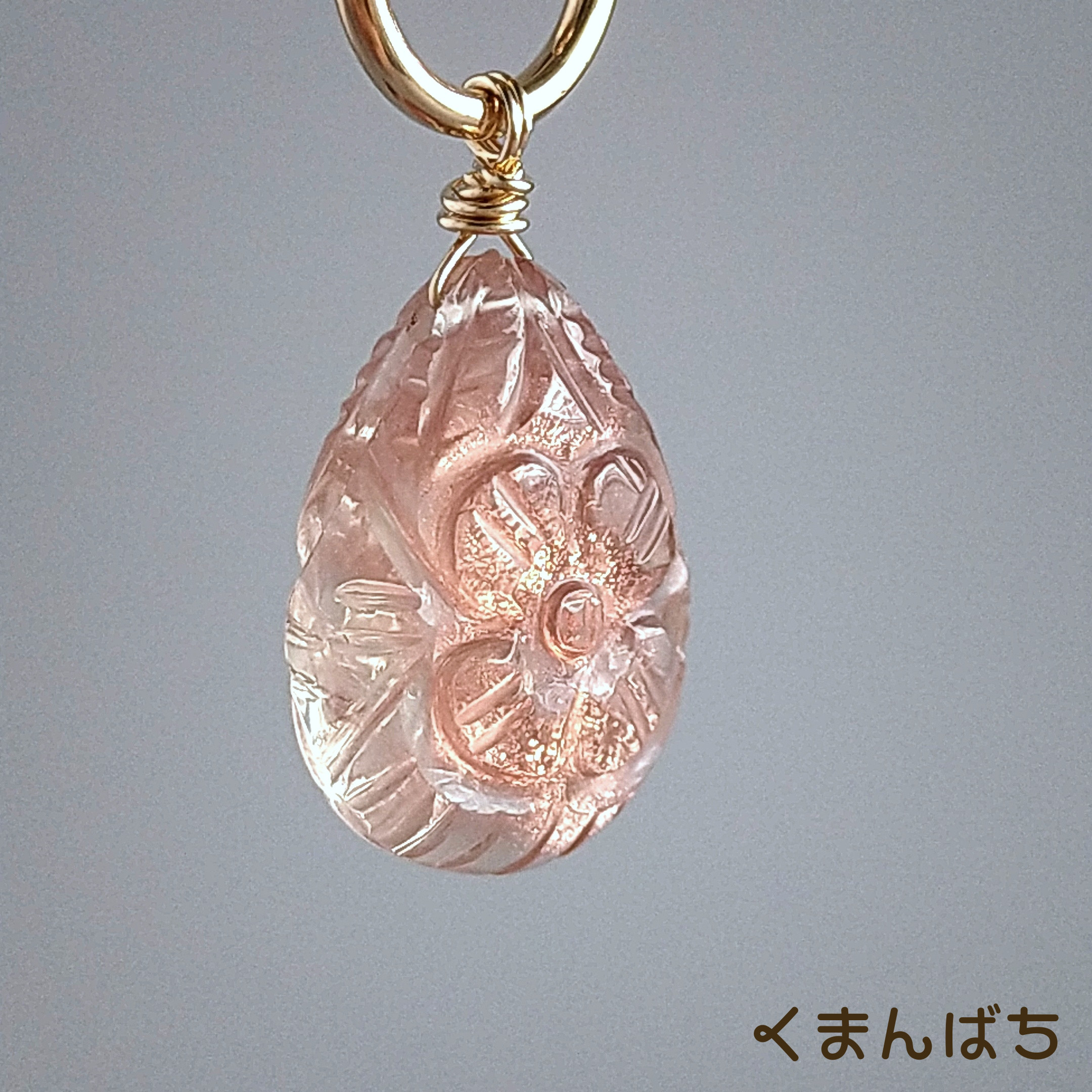 コレクターさん必見《14kgfペンダントトップ》お宝放出！美シラー♡カービングオレゴンサンストーンペンダント♡1395