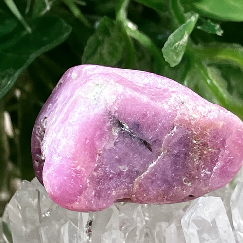 ルビー 紅玉 ラフストーン 原石 コランダム 蛍光鉱物 その他置物 東洋