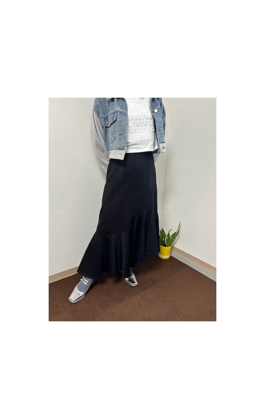 大人エレガントな黒のアシンメトリーマーメイドスカート｜上品な動きのあるシルエット