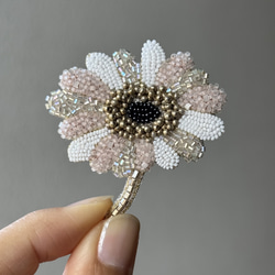 オートクチュールビーズ刺繍ブローチ クリスマスローズの花
