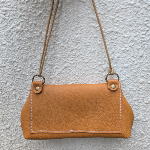 サコッシュ(ベージュ) レザーサコッシュクラッチバッグ MILAN BEIGE ベージュ｜【公式