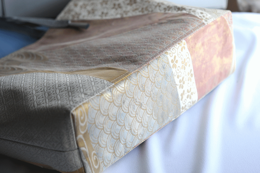 絹のトートバック　ベージュピンク　A4たっぷりサイズ