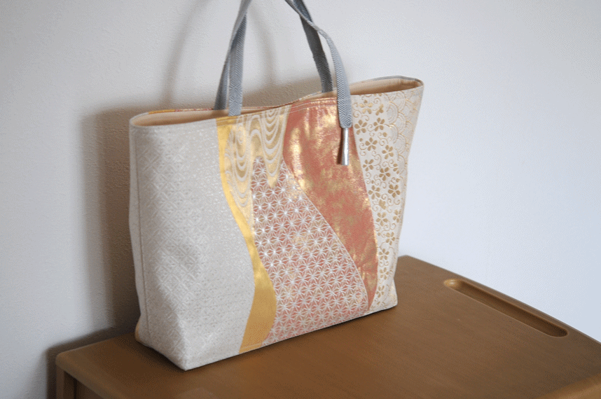 絹のトートバック　ベージュピンク　A4たっぷりサイズ