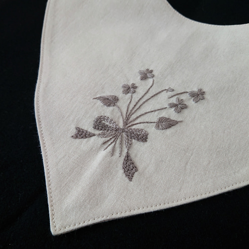 手刺繍つけ襟【すみれの花束】子ども用フリーサイズ 子供服 Kynttilä