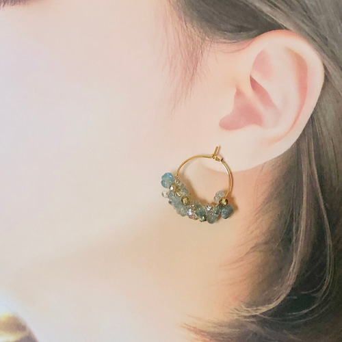 14kgf アクアシャインピアス｜天然石の小さなきらめきフープ 夏