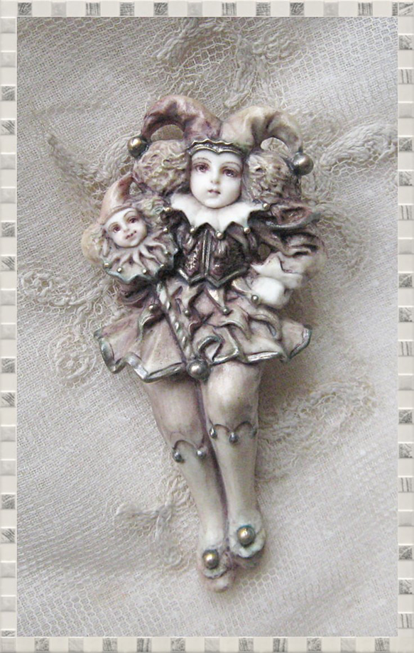 彩色半立体絵画 ブローチ仕様 ダンシング ピエロ クラウン 道化 耽美