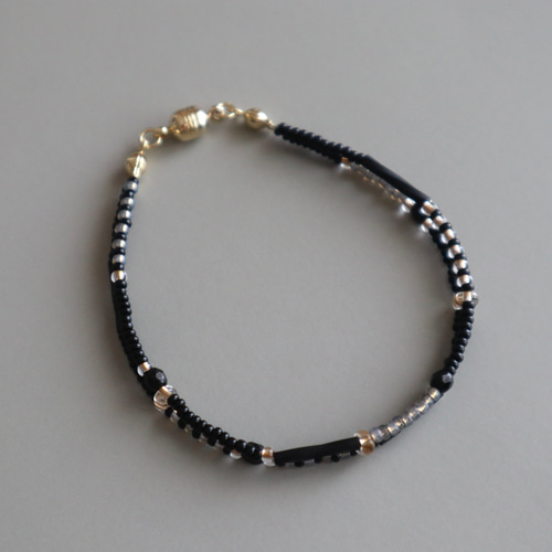 大人のビーズブレスレット mono. ブレスレット tremolo. 通販 19304904