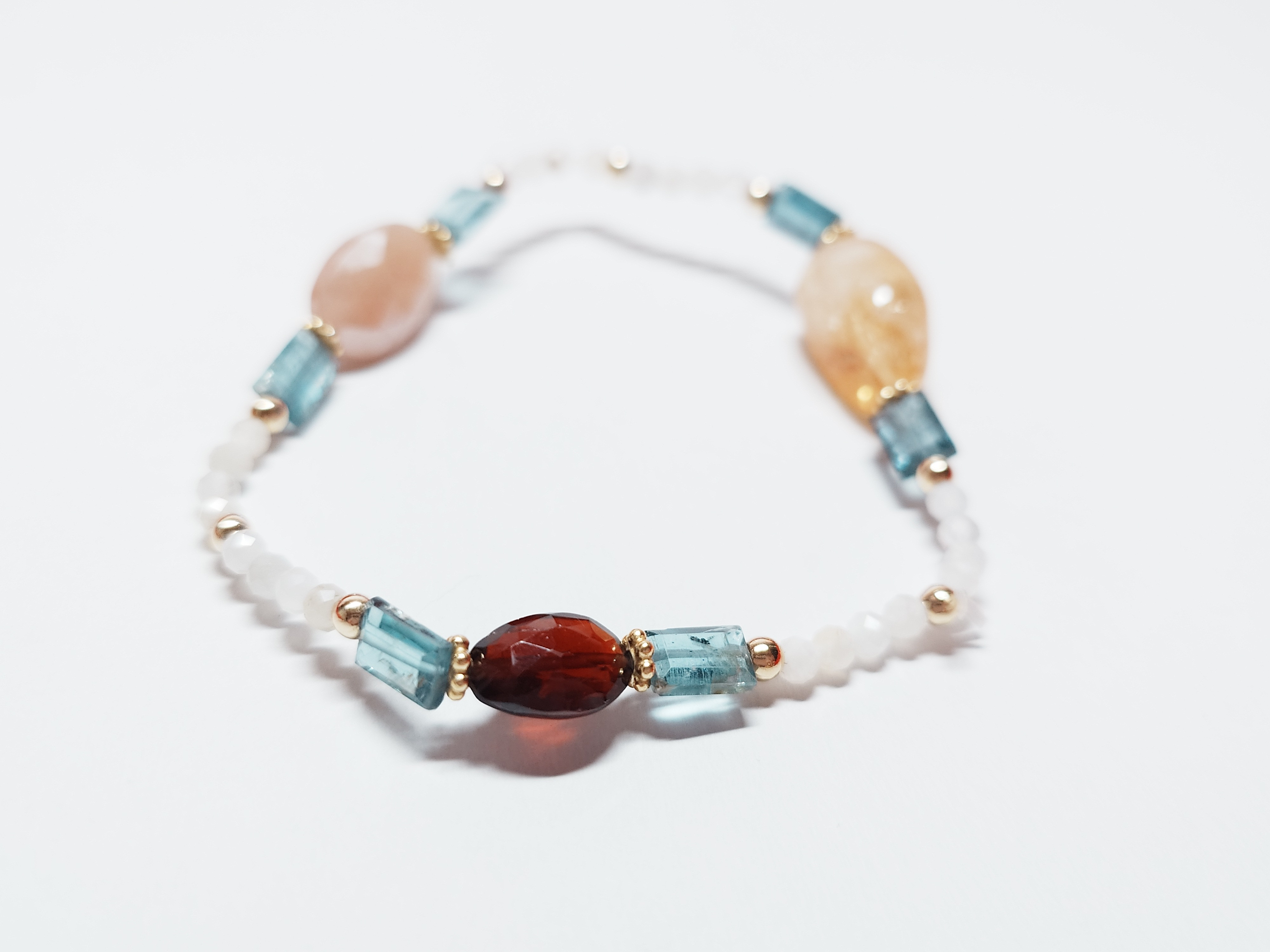 ガーネット・カイヤナイト・ムーンストーン・シトリンのブレスレット 天然石