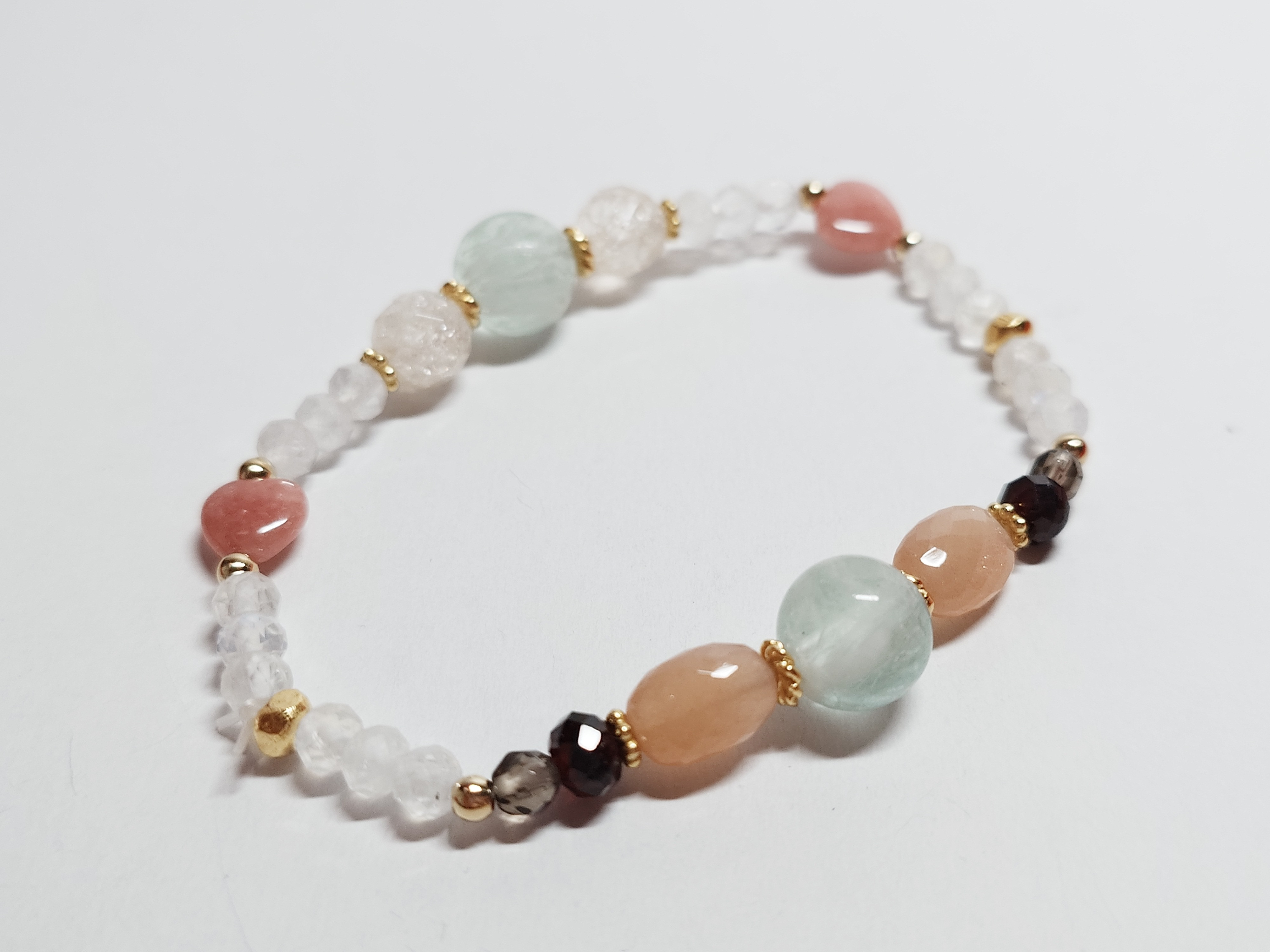 インカローズ・フローライト・ムーンストーンのブレスレット 天然石 6,715円