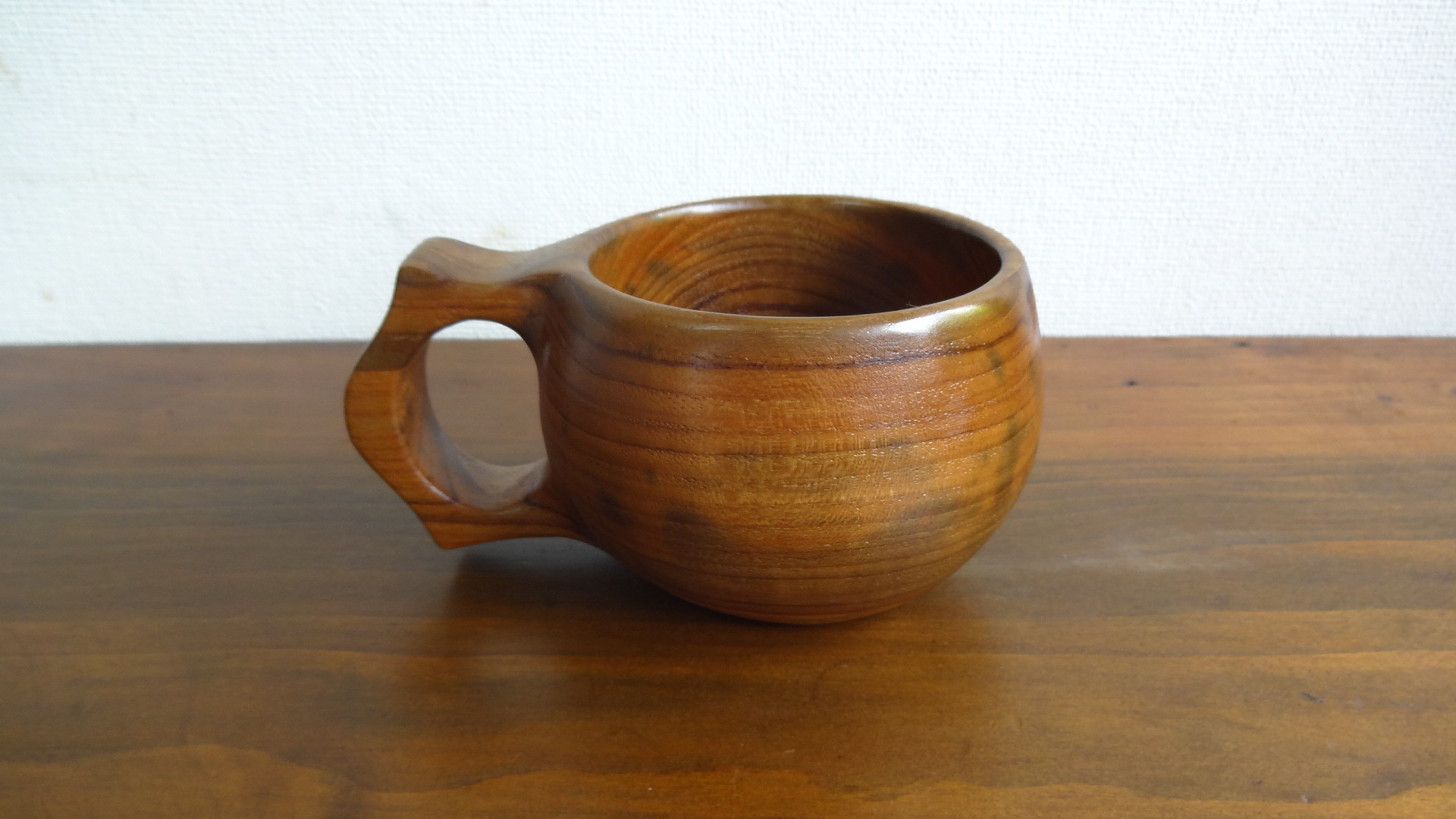 古木のチークで作った一木彫りコーヒーカップ. 11,400円