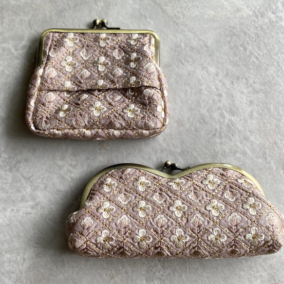 インド刺繍　小花　あずきミルク　ティッシュがま口　 4枚目の画像
