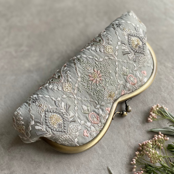 インド刺繍　ミントグリーン　 めがねケース がま口 　　 1枚目の画像