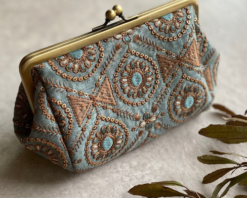 インド刺繍 リボン グリーン 大きながま口ポーチ コスメポーチ がま口