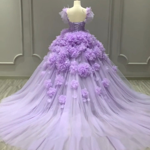 新作見逃さない 紫 可愛いカラードレス パープル お花飾り ラメ入り 前