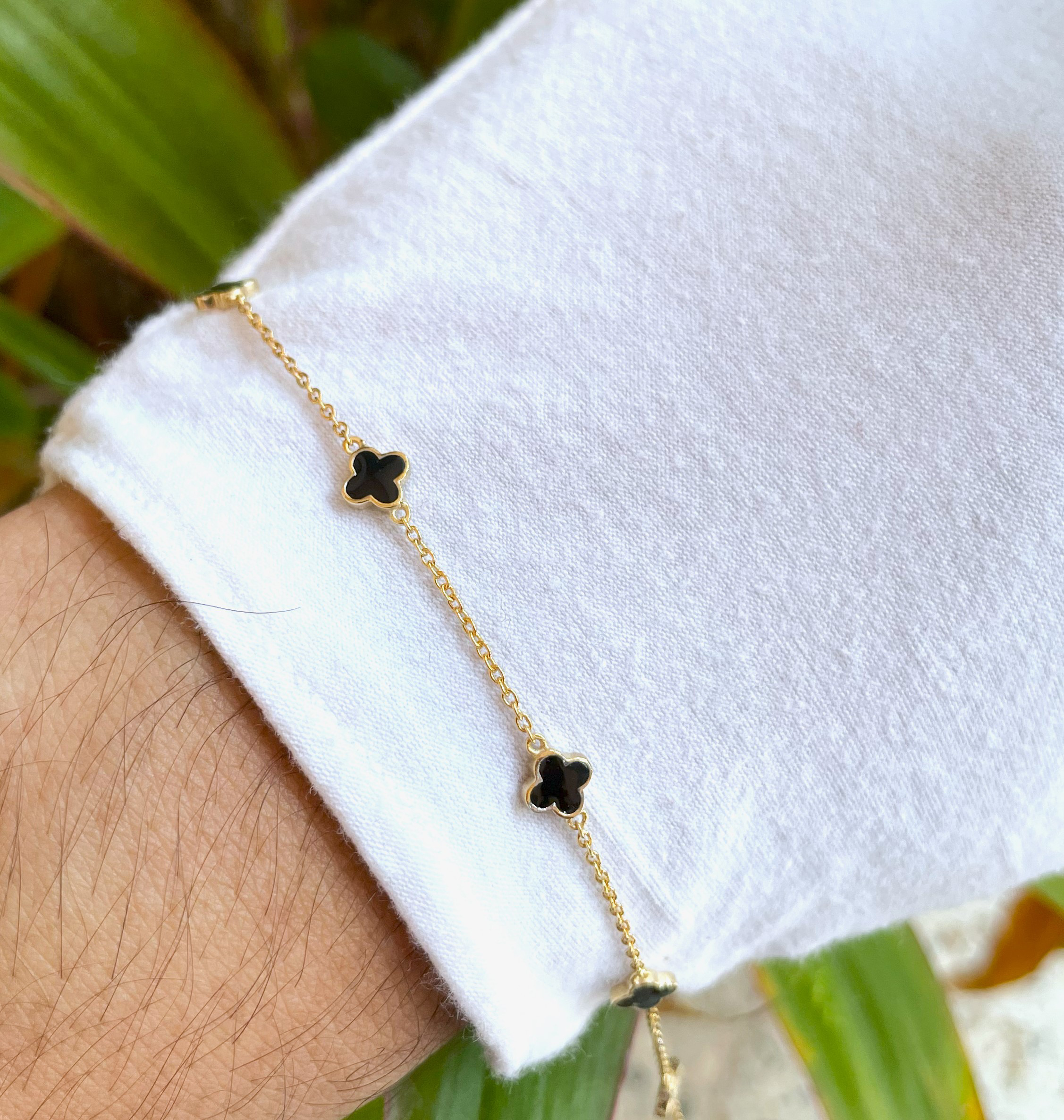 925シルバー/クローバーリーフモチーフブラックエナメルブレスレット